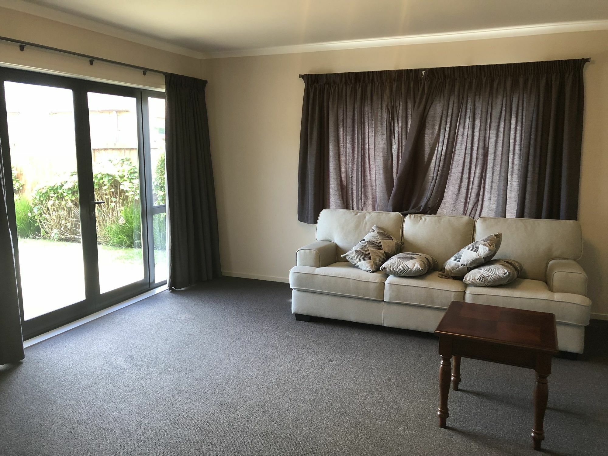 Modern Home In Huntington Hamilton Ngoại thất bức ảnh